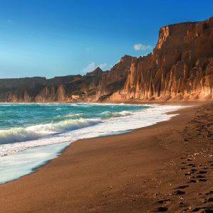 Places worth visiting in Santorini